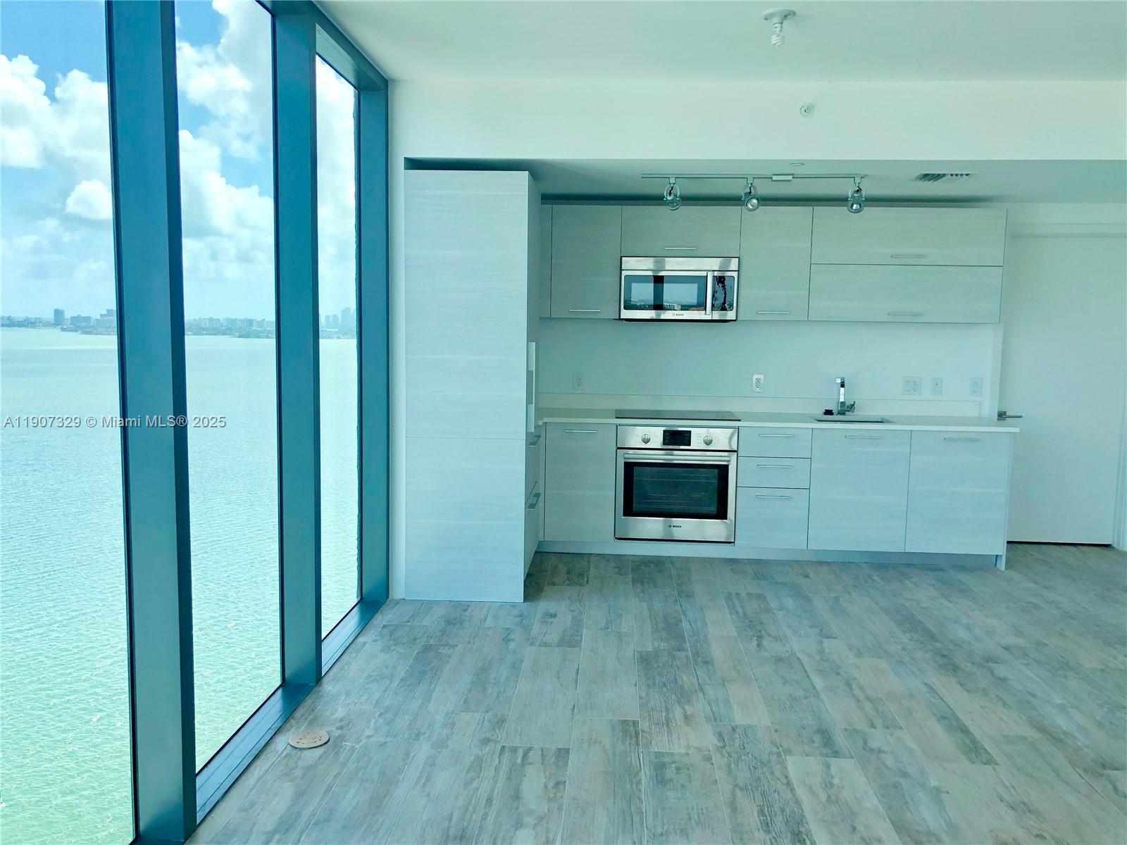 PARAISO BAY CONDO - Residential Lease