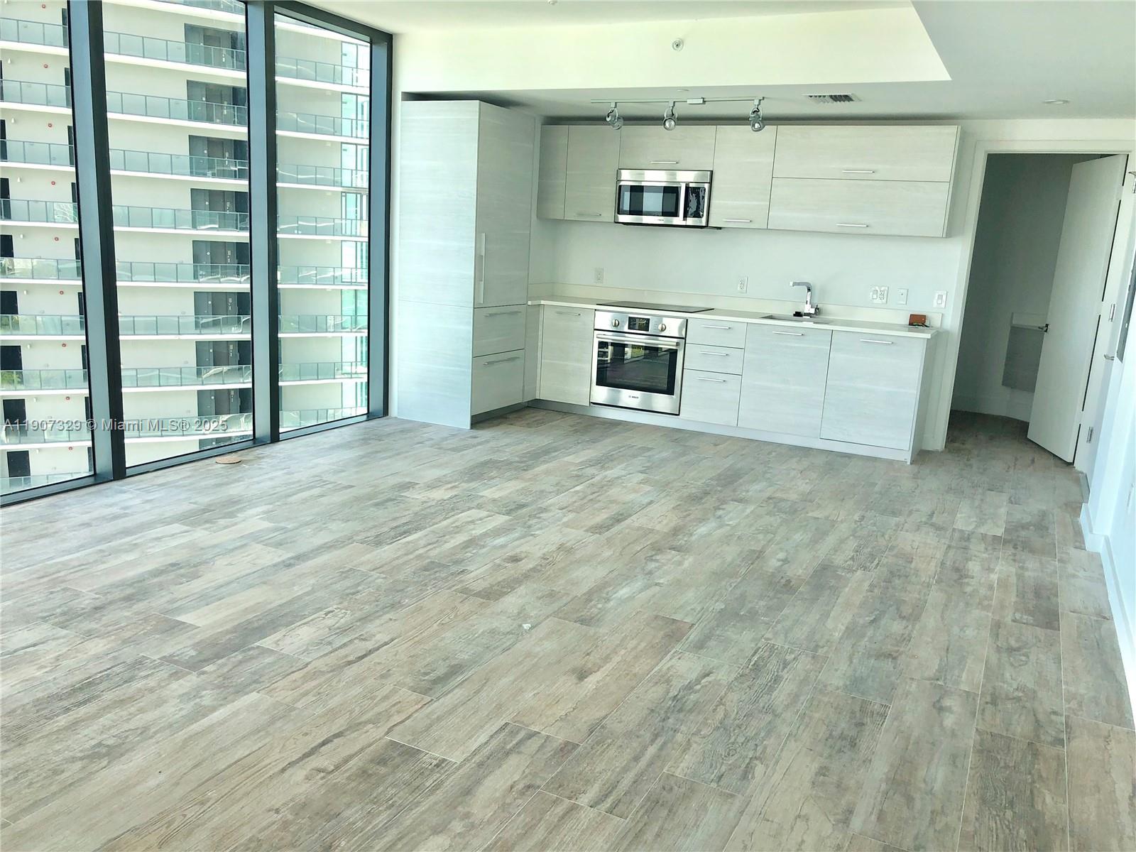 PARAISO BAY CONDO - Residential Lease