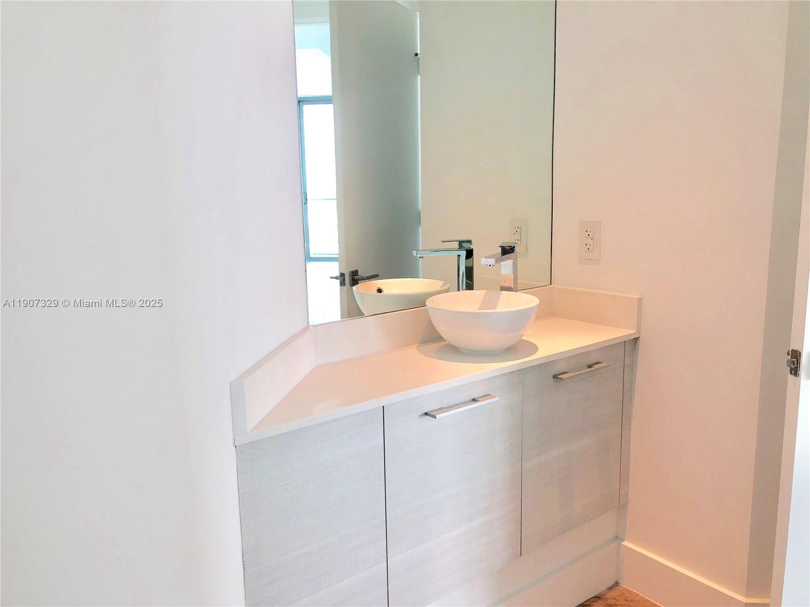 PARAISO BAY CONDO - Residential Lease