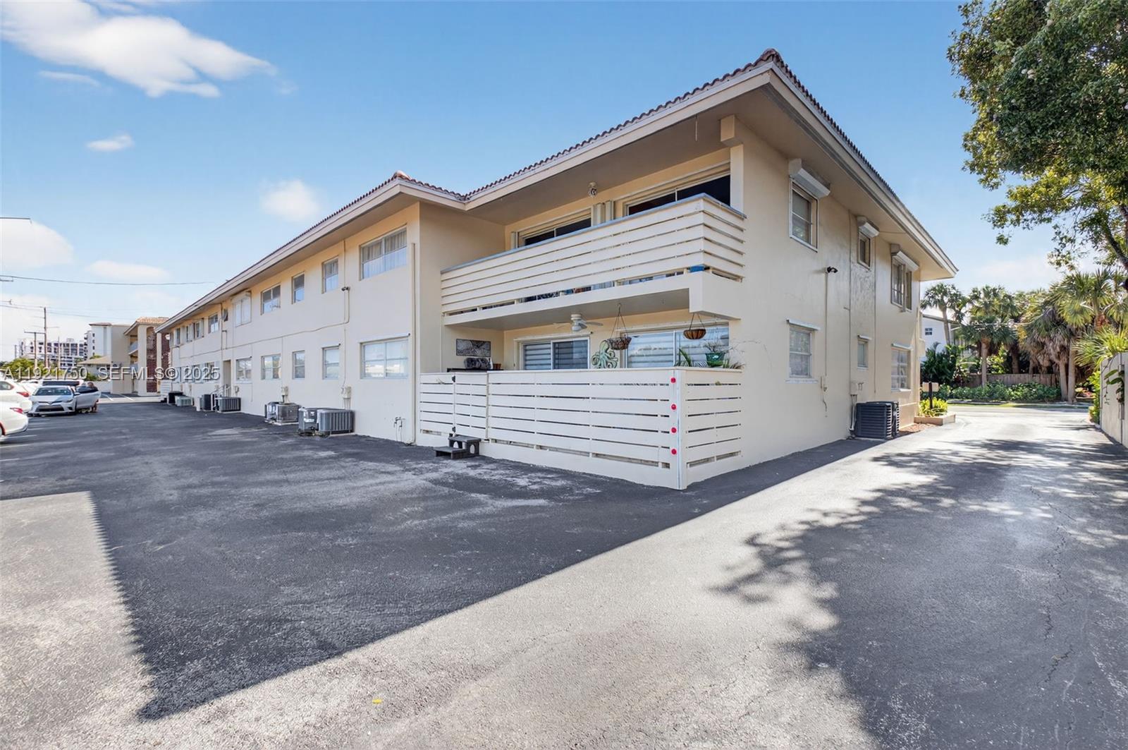 GATEWAY APTS COND - Residential Lease