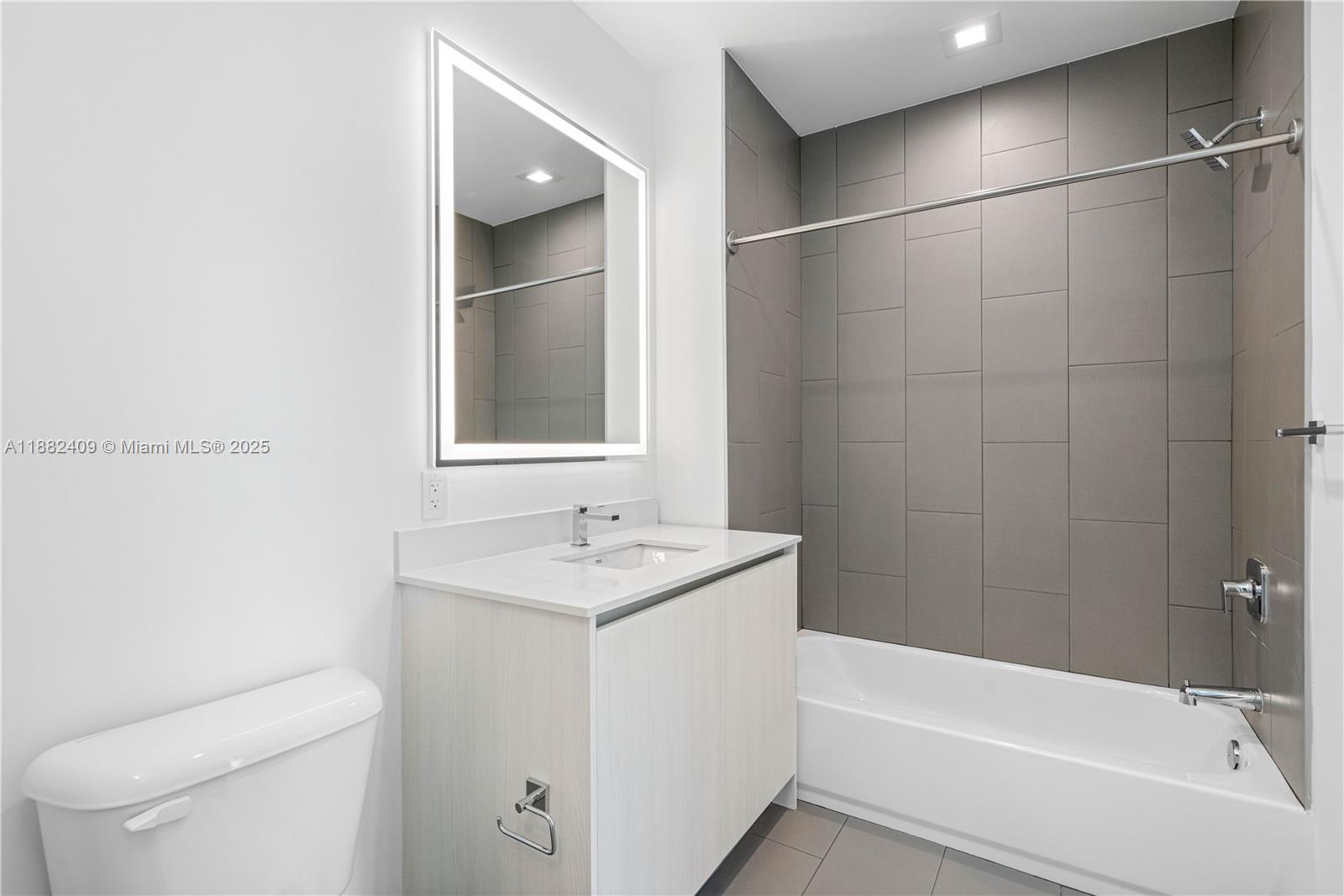 HOLLYWOOD - Residential Lease