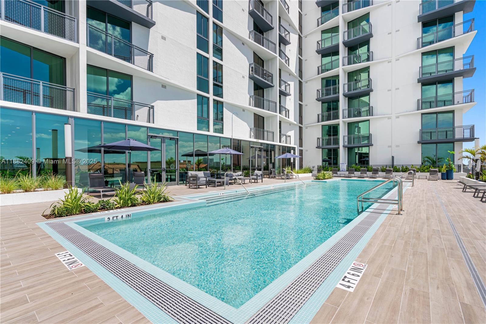 HOLLYWOOD - Residential Lease