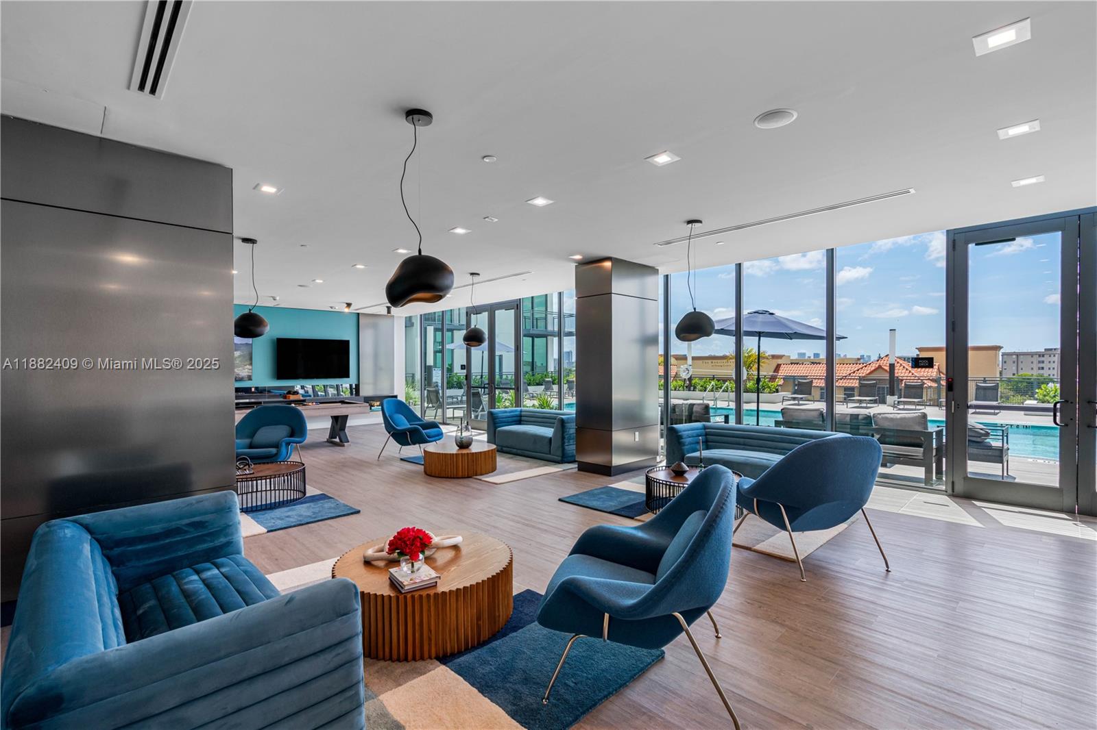 HOLLYWOOD - Residential Lease