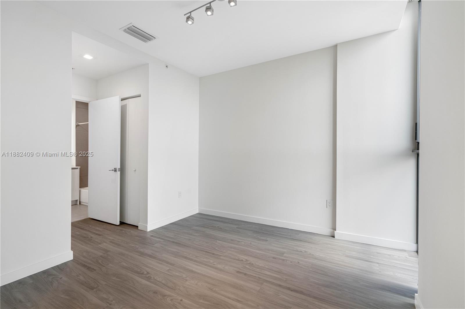 HOLLYWOOD - Residential Lease