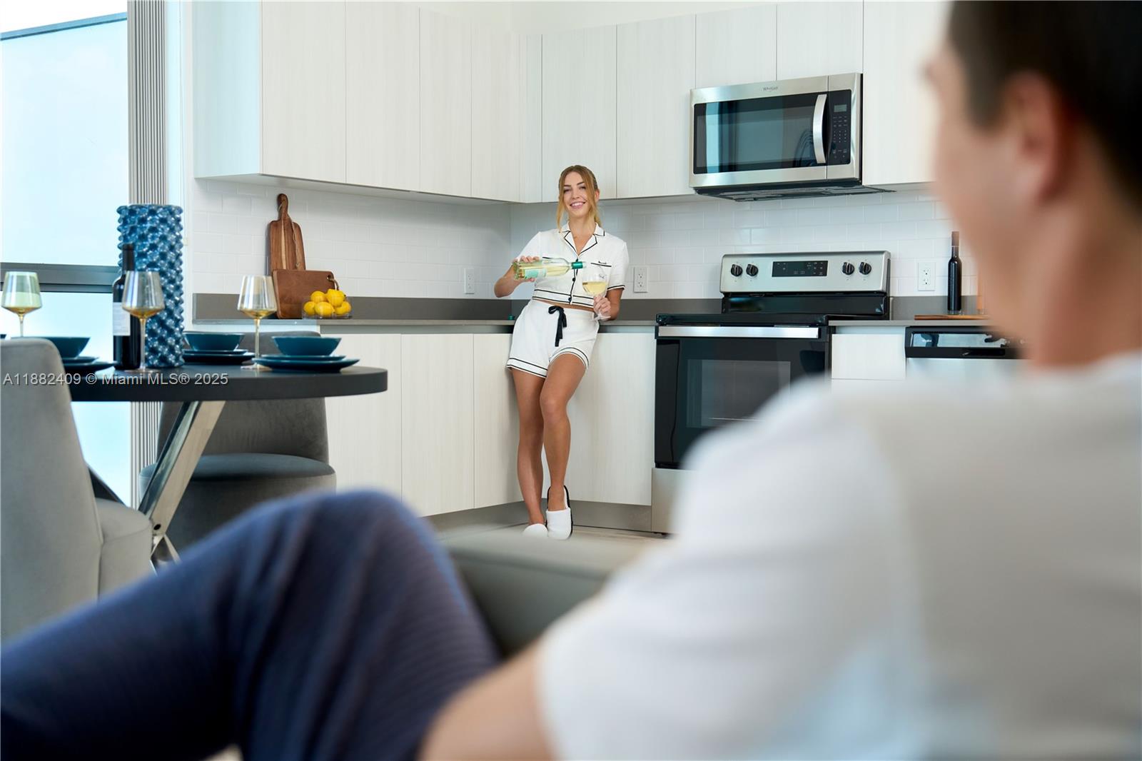 HOLLYWOOD - Residential Lease