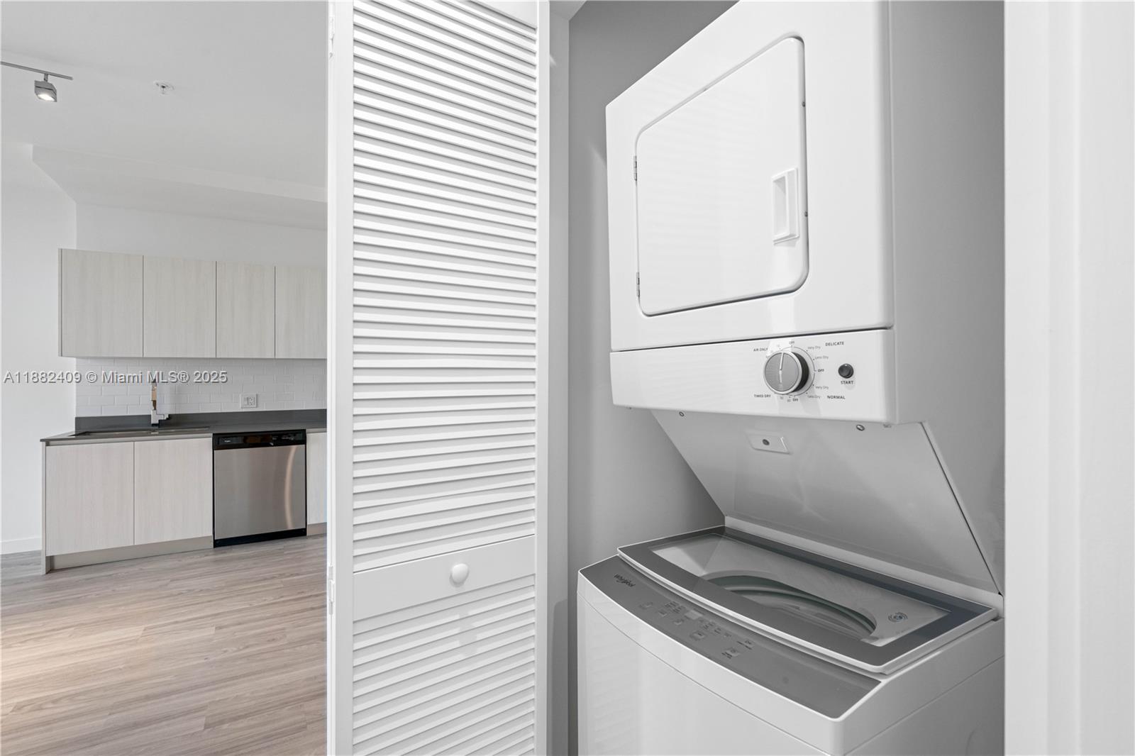 HOLLYWOOD - Residential Lease