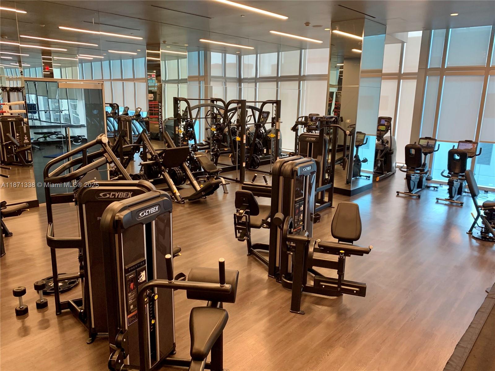 PARAMOUNT MIAMI WORLDCENTE - Residential