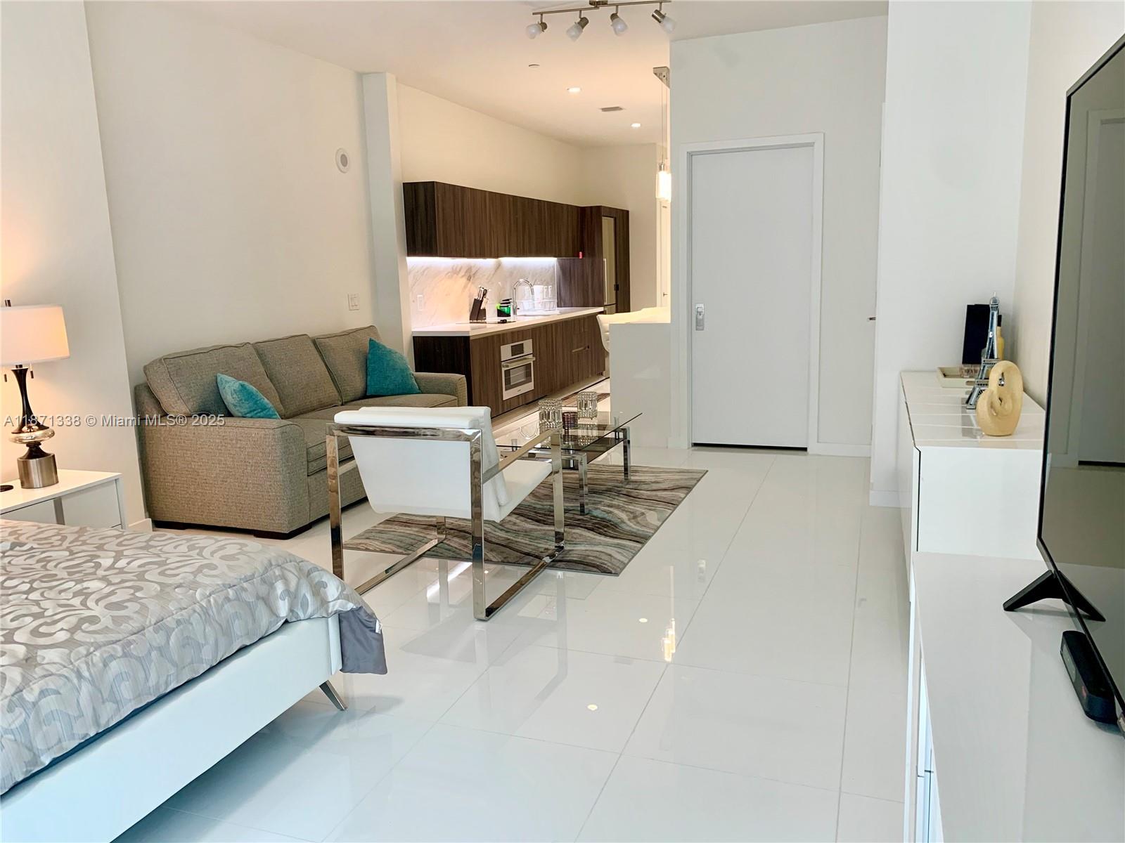 PARAMOUNT MIAMI WORLDCENTE - Residential