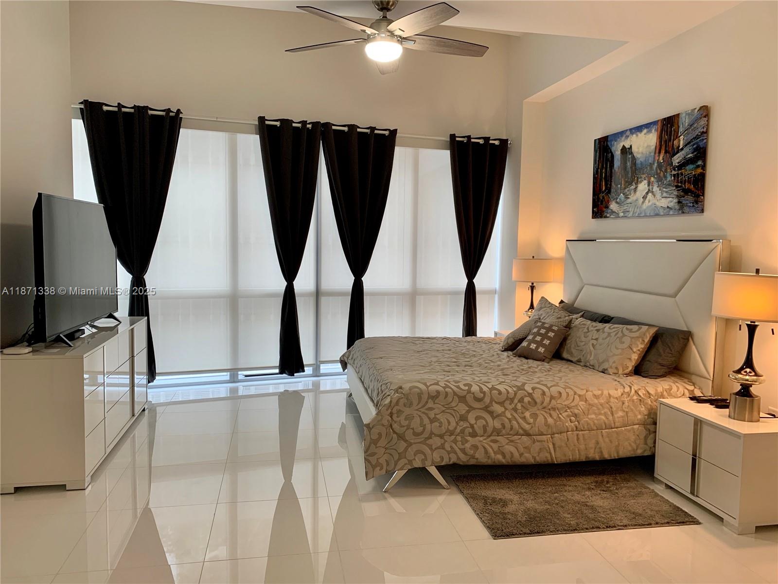 PARAMOUNT MIAMI WORLDCENTE - Residential