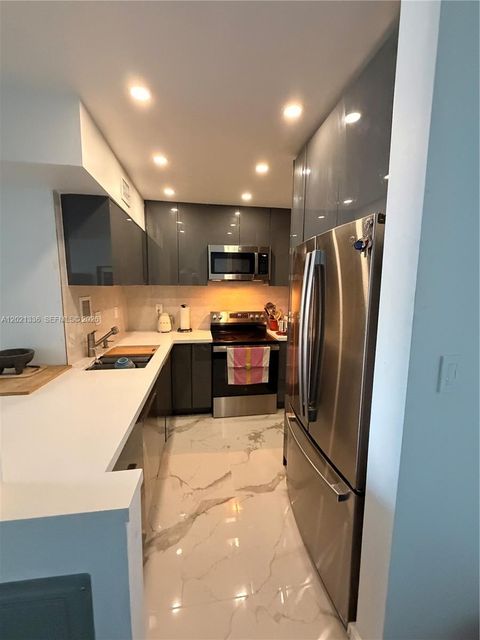 1200 West Ave 1431 Miami Beach FL 33139