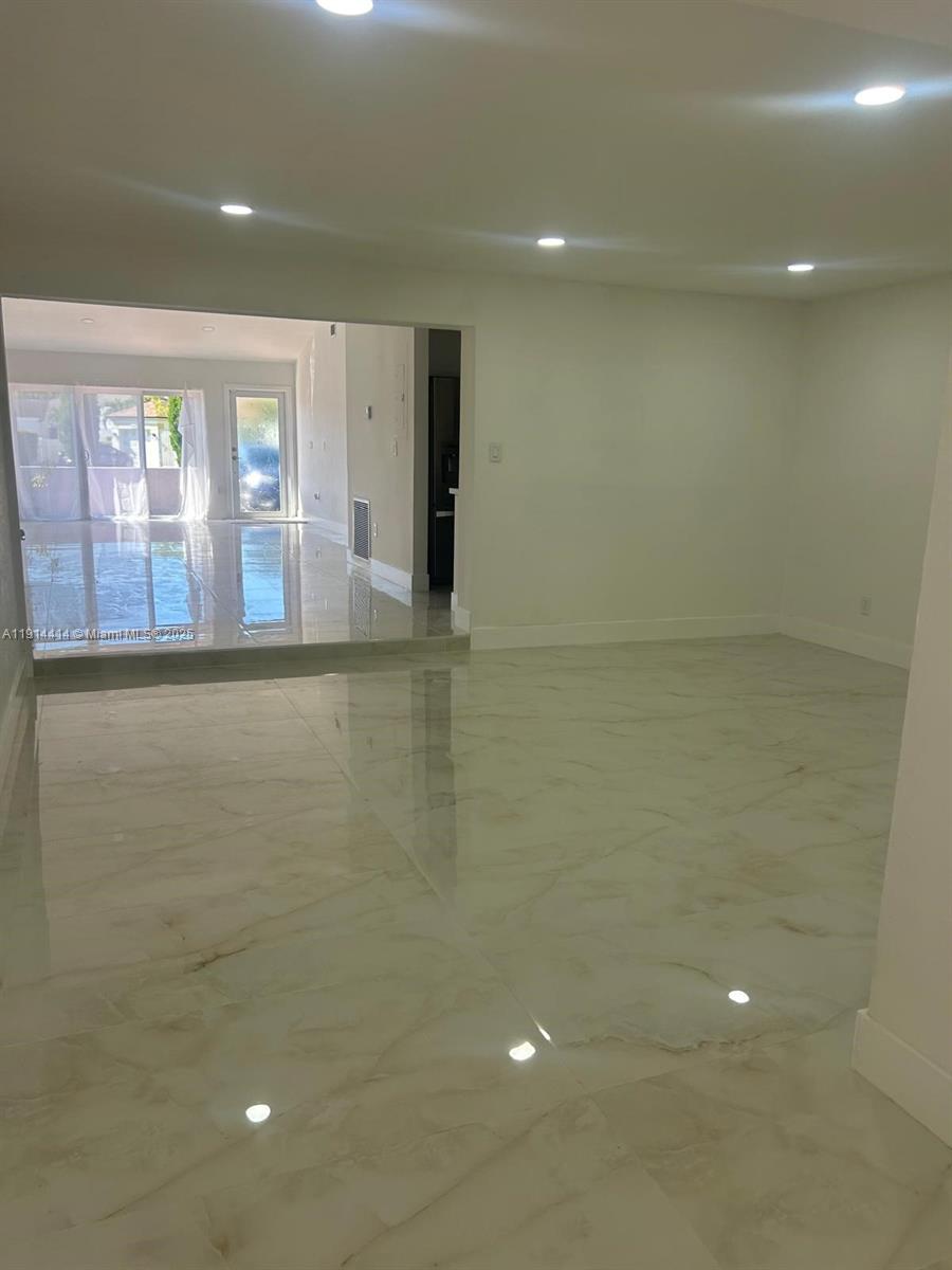 LESLIE ESTATES SEC 15 - Residential