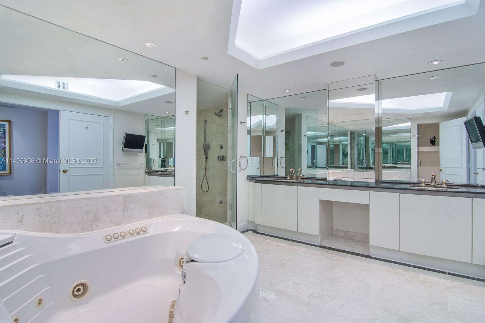 2600 ISL BLVD WILLIAMS IS - Residential