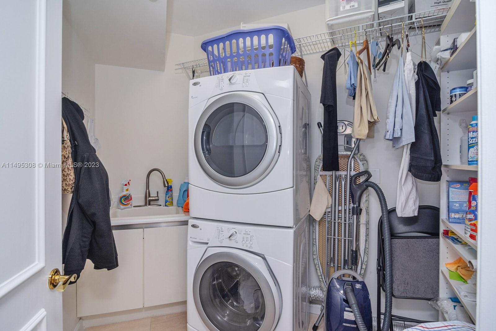 2600 ISL BLVD WILLIAMS IS - Residential