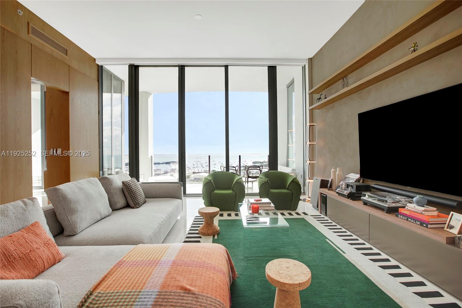 2821 S Bayshore Dr 15C