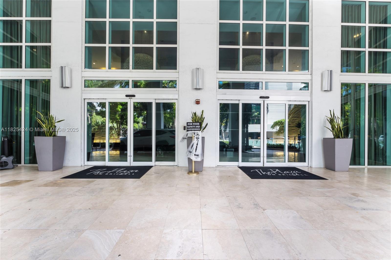 THE PLAZA 901 BRICKELL CO - Residential Lease