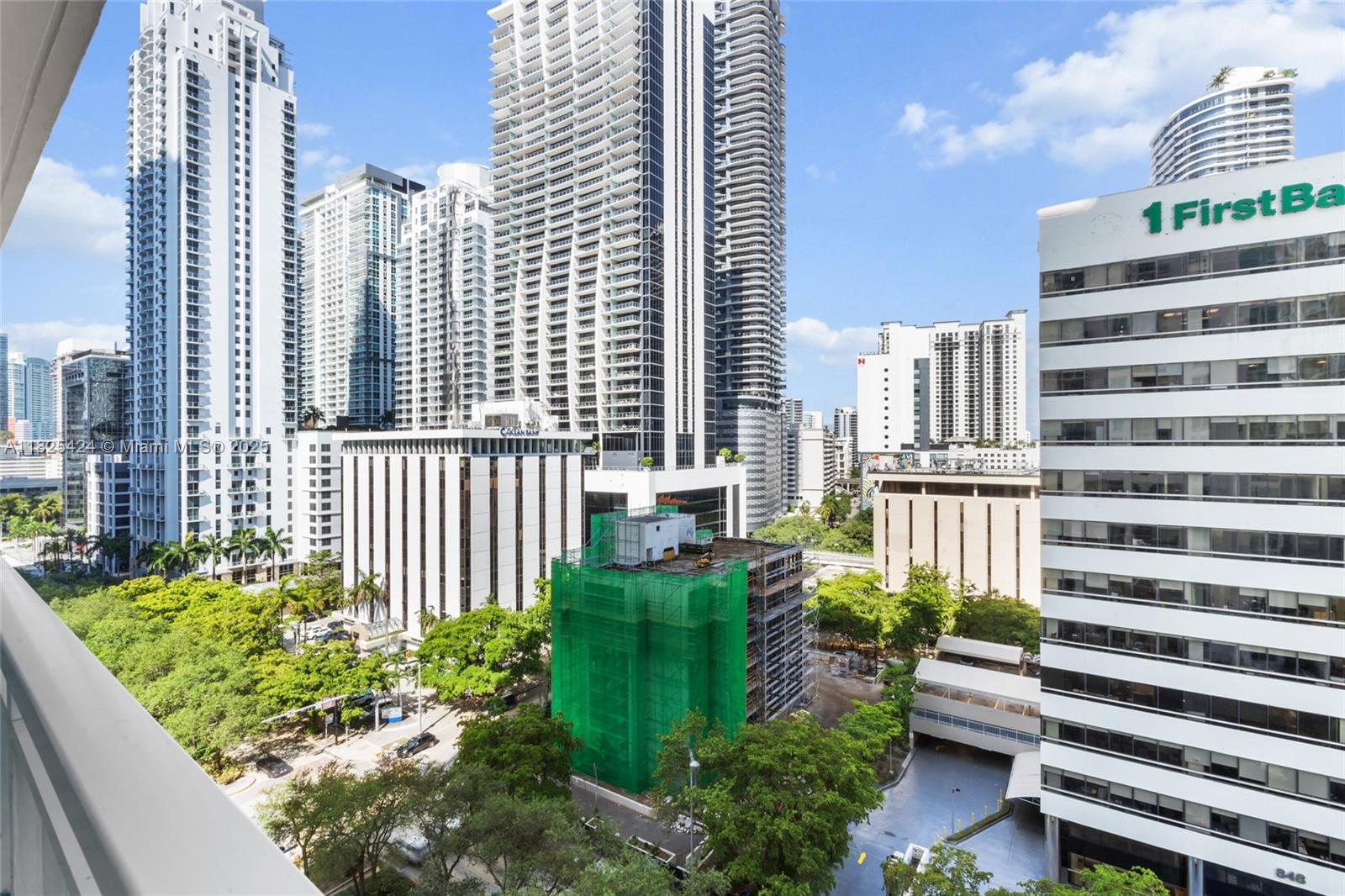 THE PLAZA 901 BRICKELL CO - Residential Lease