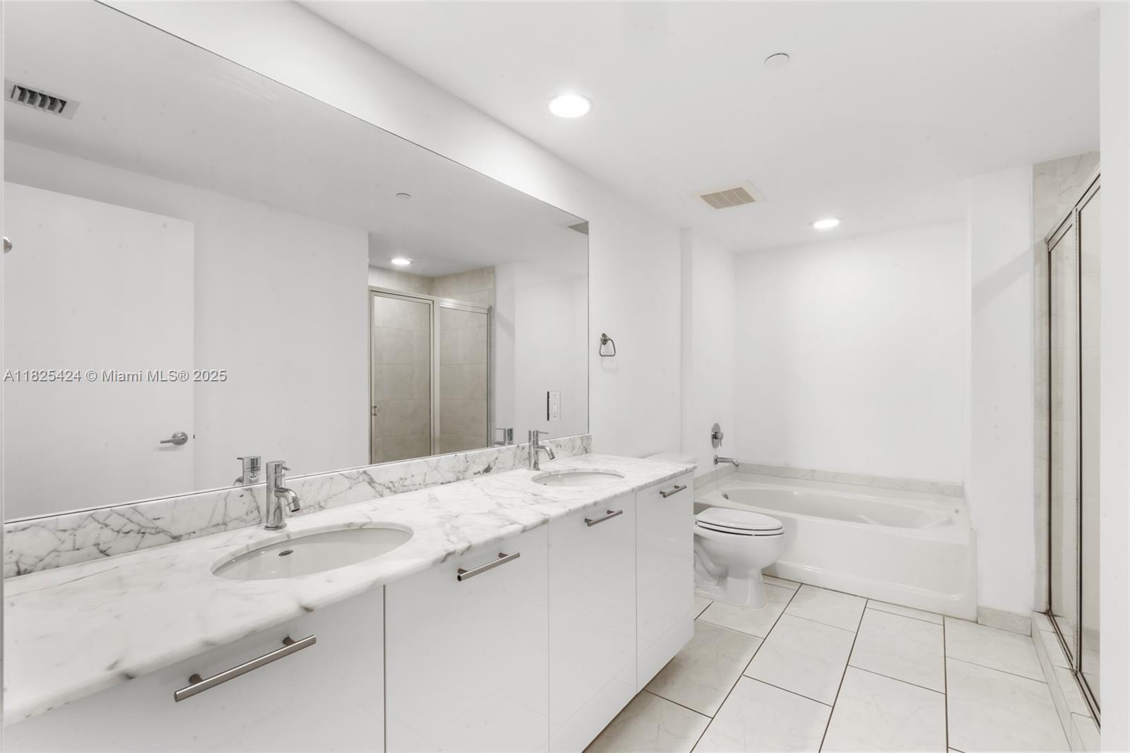 THE PLAZA 901 BRICKELL CO - Residential Lease