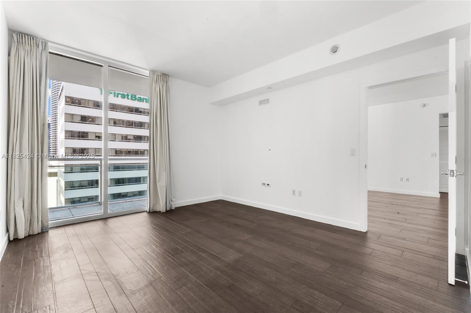 THE PLAZA 901 BRICKELL CO - Residential Lease