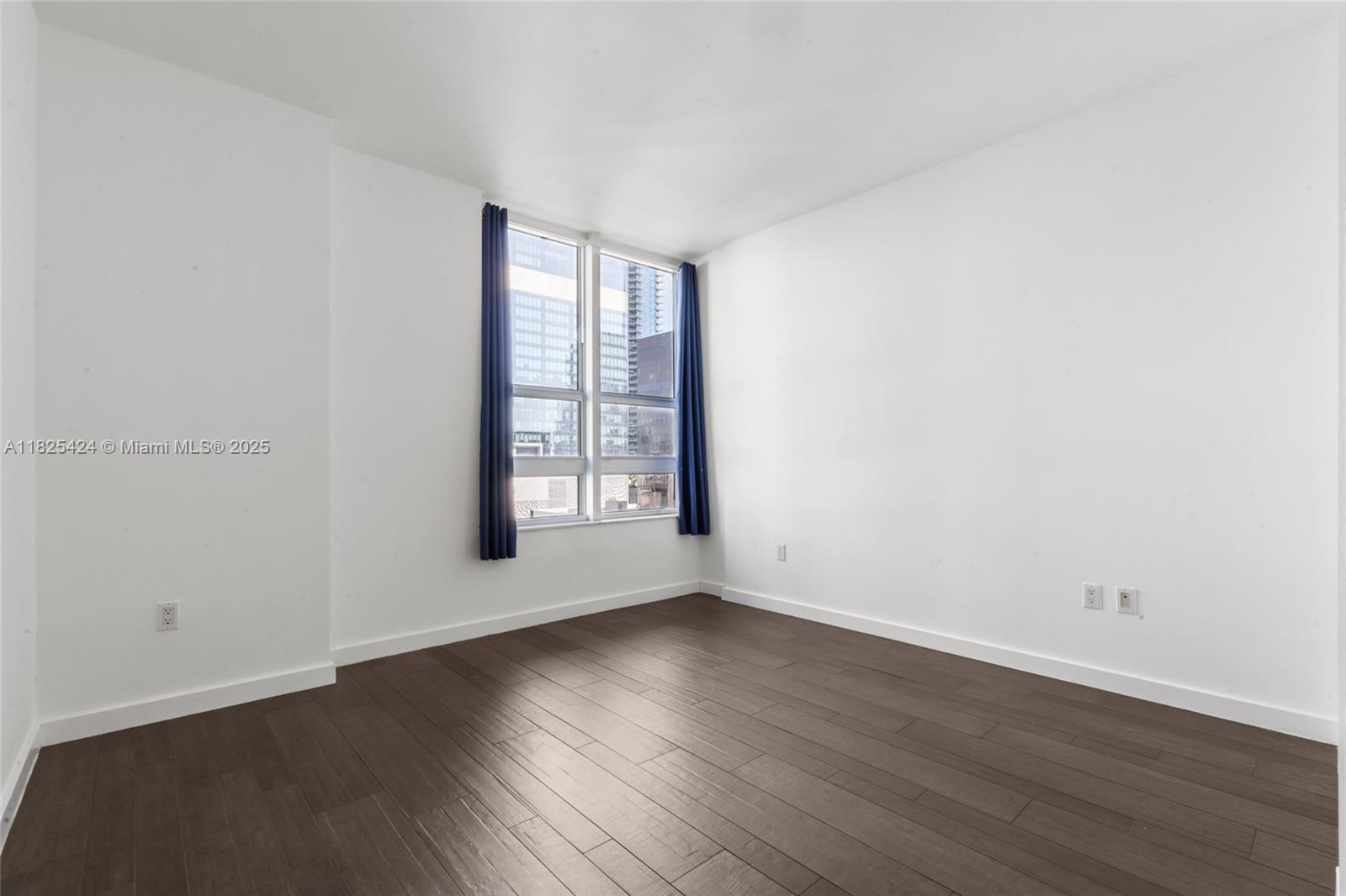 THE PLAZA 901 BRICKELL CO - Residential Lease