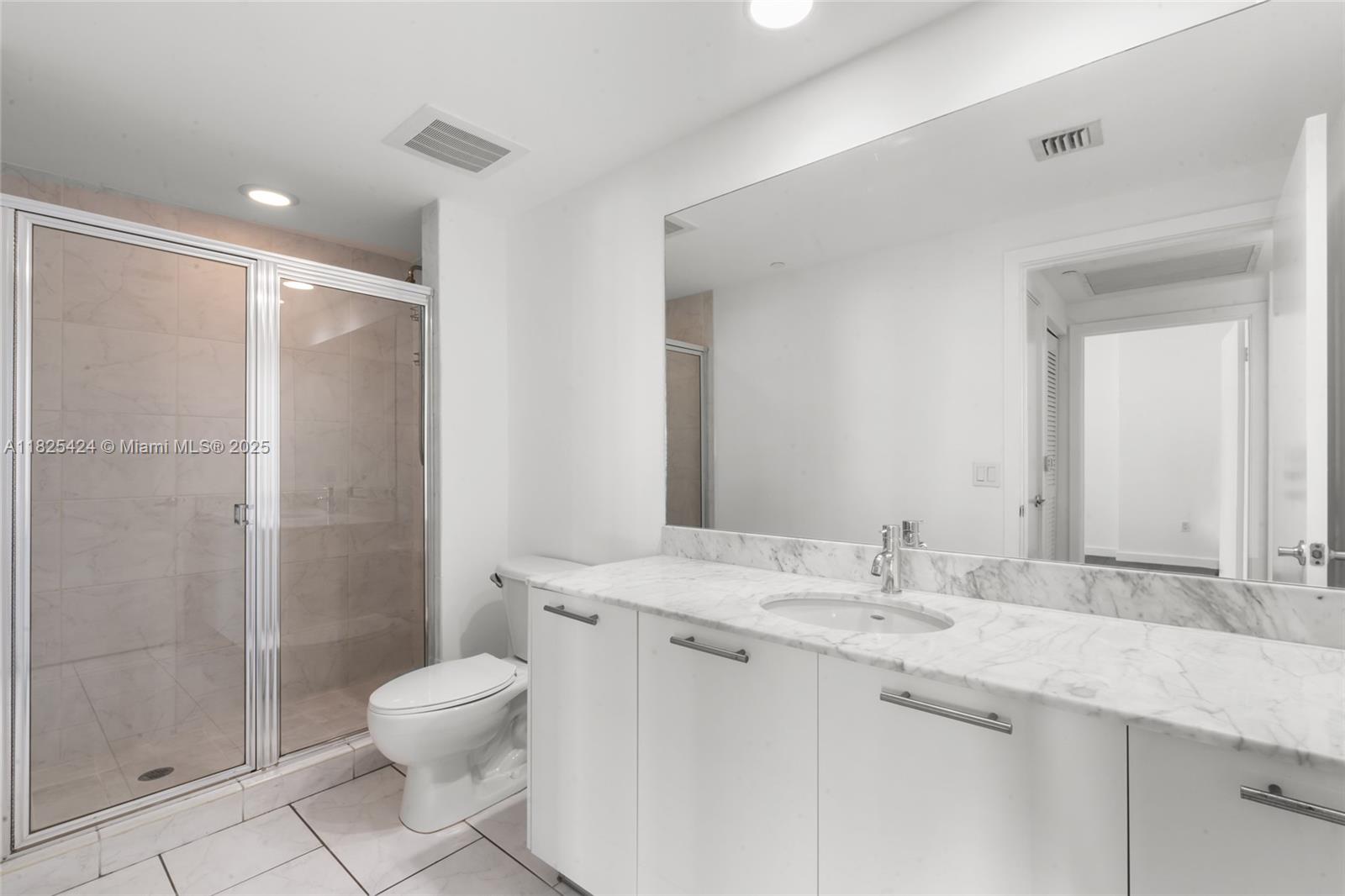 THE PLAZA 901 BRICKELL CO - Residential Lease