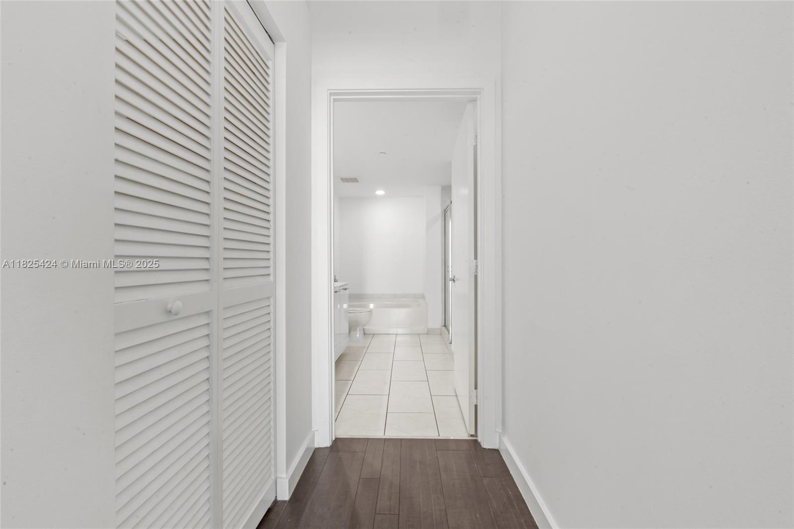 THE PLAZA 901 BRICKELL CO - Residential Lease