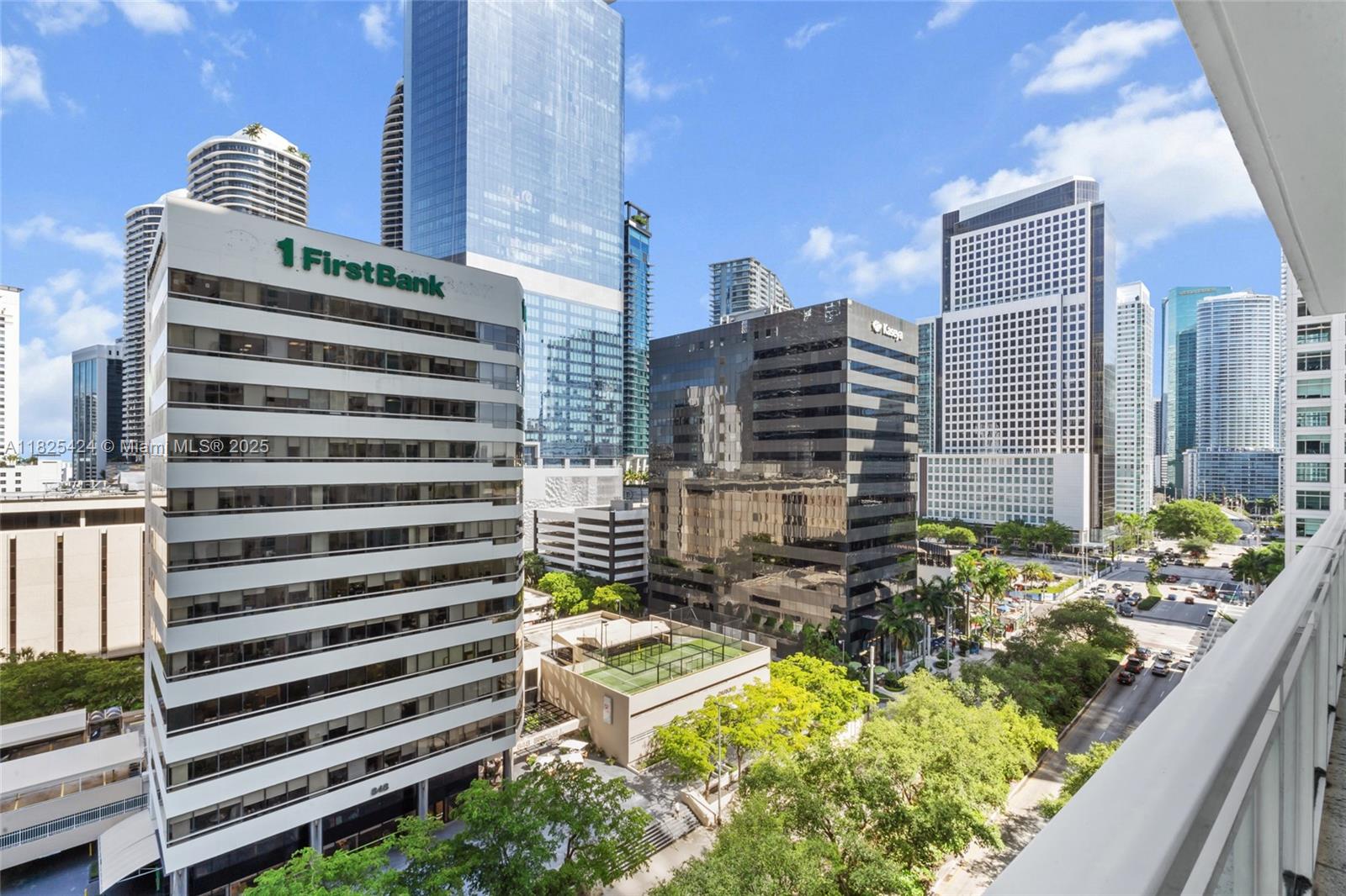 THE PLAZA 901 BRICKELL CO - Residential Lease