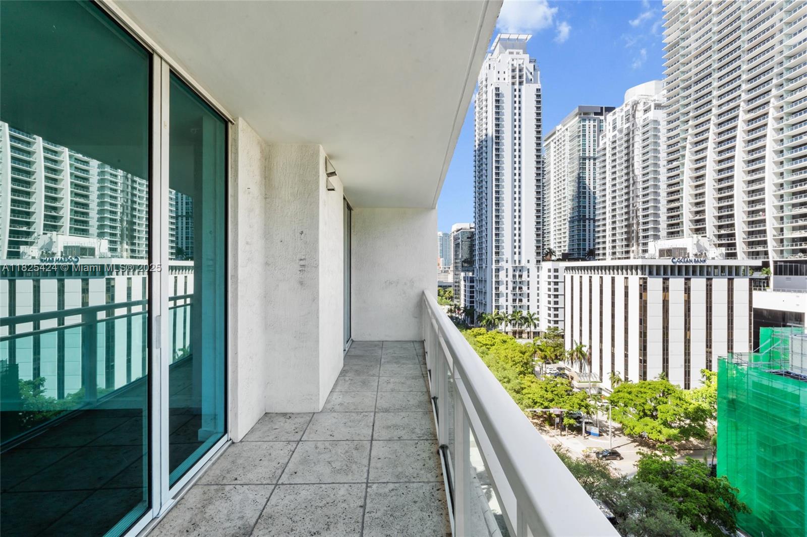 THE PLAZA 901 BRICKELL CO - Residential Lease