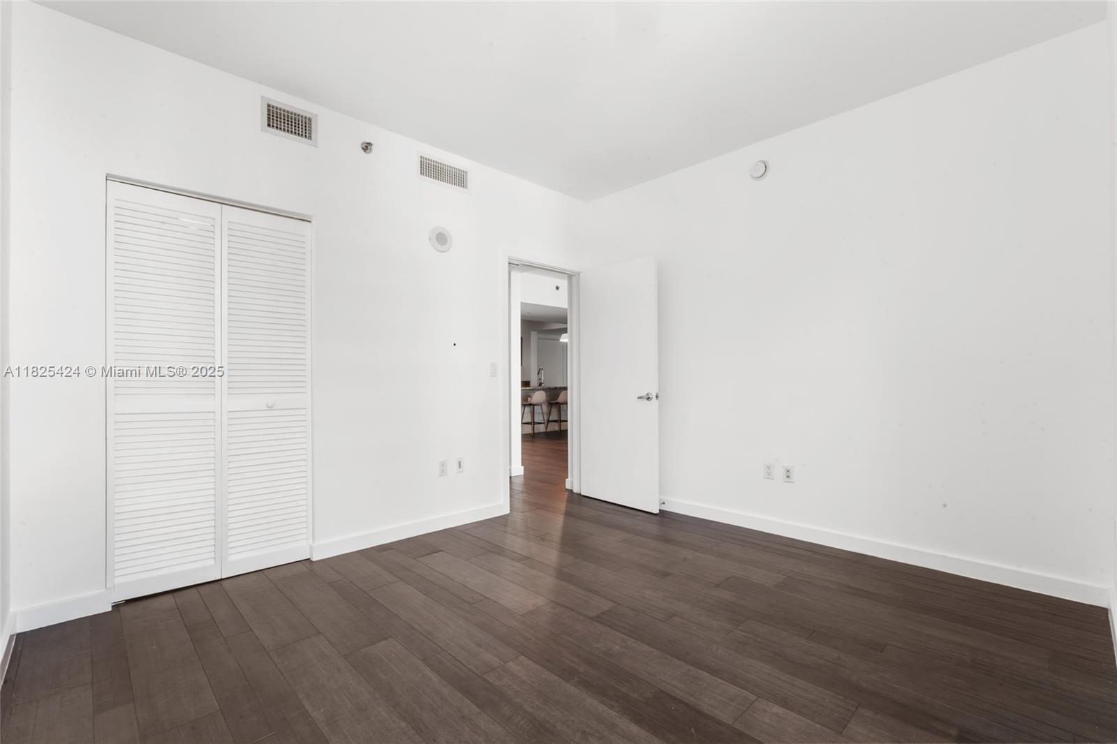 THE PLAZA 901 BRICKELL CO - Residential Lease