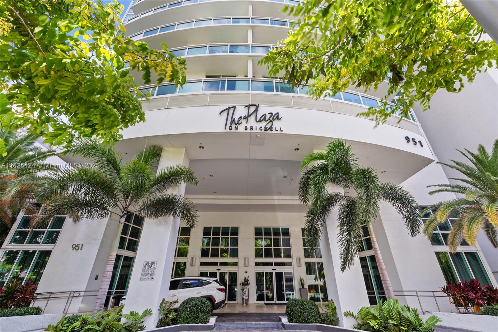 THE PLAZA 901 BRICKELL CO - Residential Lease