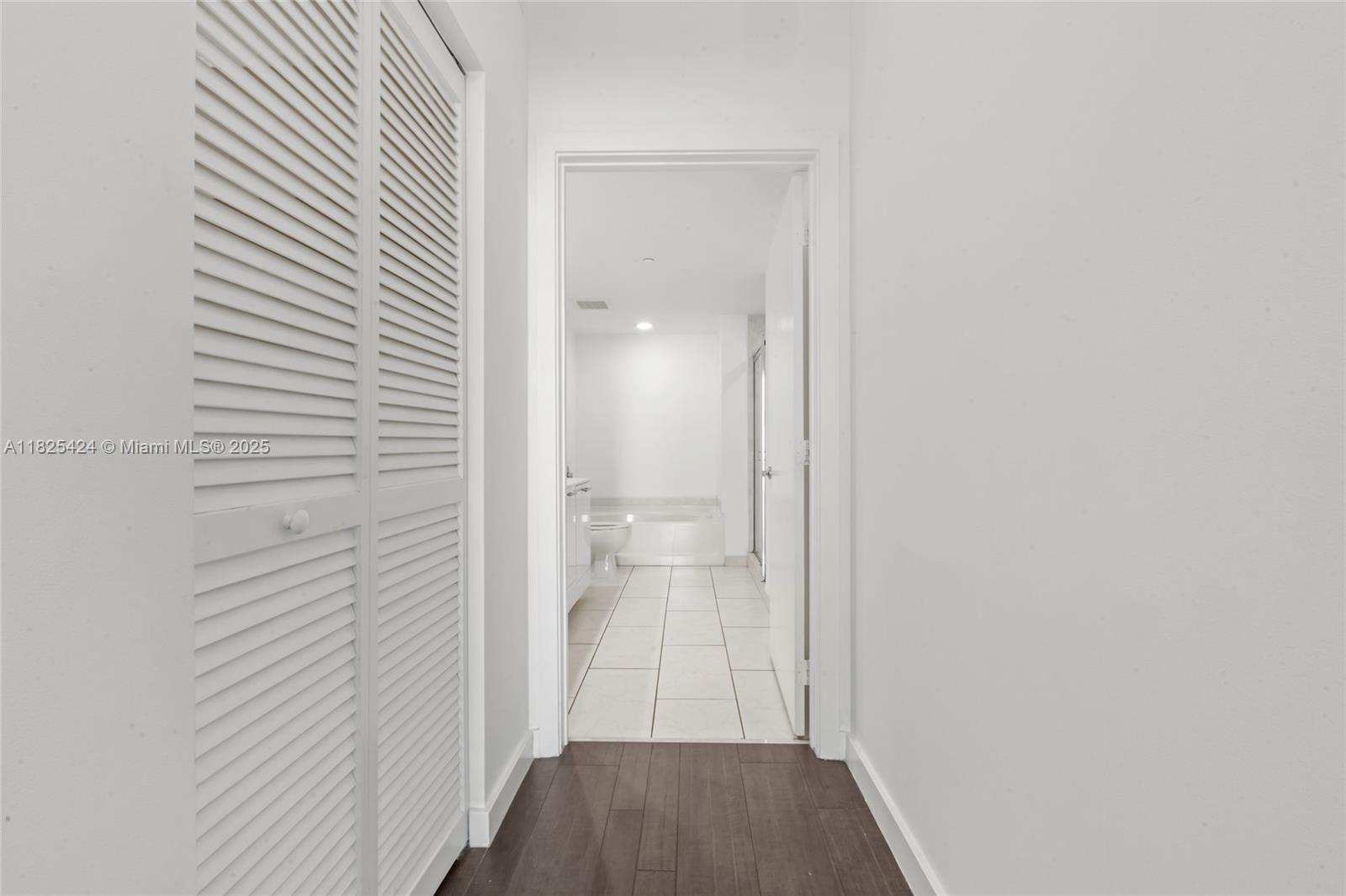 THE PLAZA 901 BRICKELL CO - Residential Lease