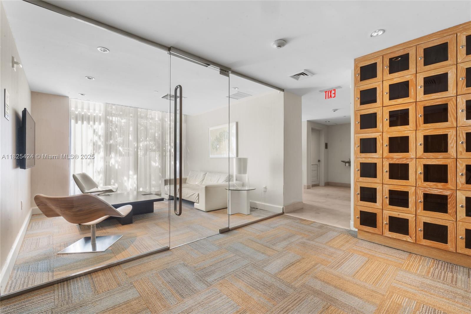 THE PLAZA 901 BRICKELL CO - Residential Lease