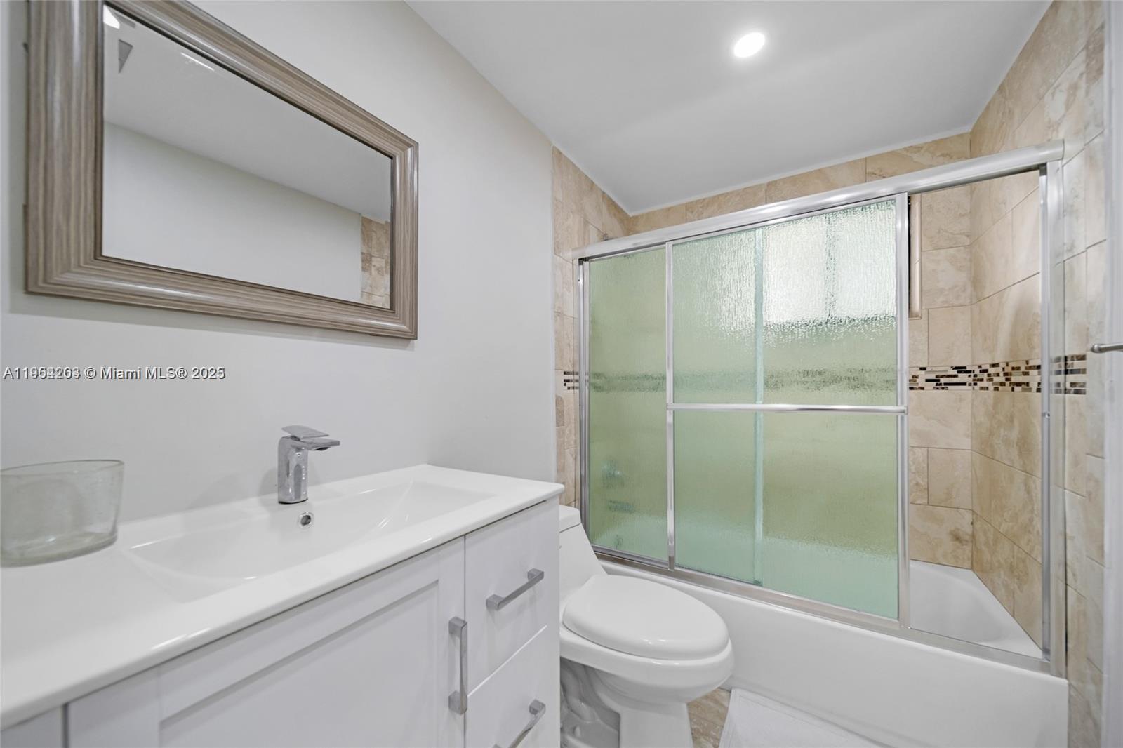 THE HORIZONS CONDO #6 - Residential