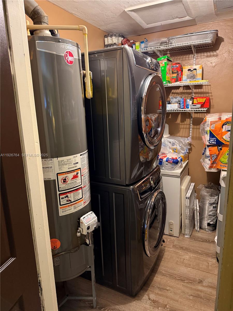 LESLIE ESTATES SEC 1 - Residential