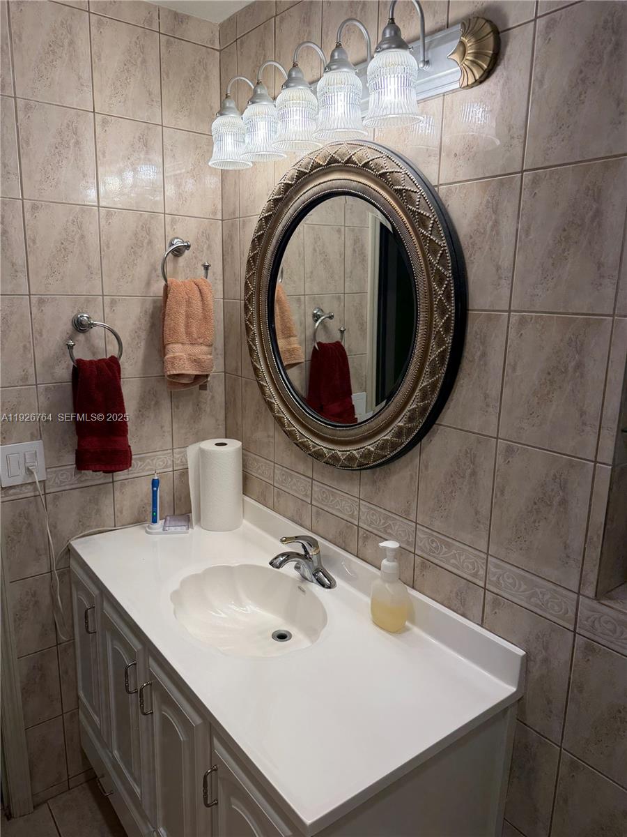 LESLIE ESTATES SEC 1 - Residential