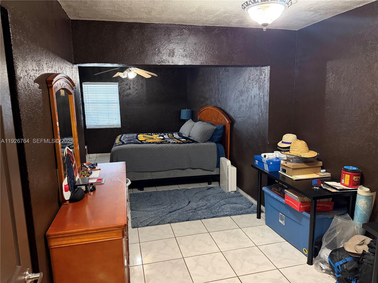 LESLIE ESTATES SEC 1 - Residential