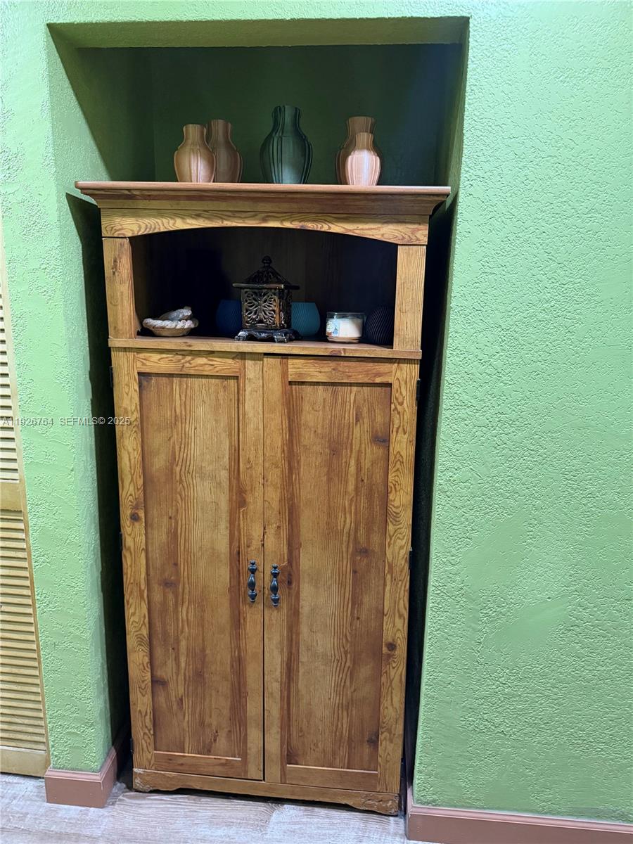 LESLIE ESTATES SEC 1 - Residential