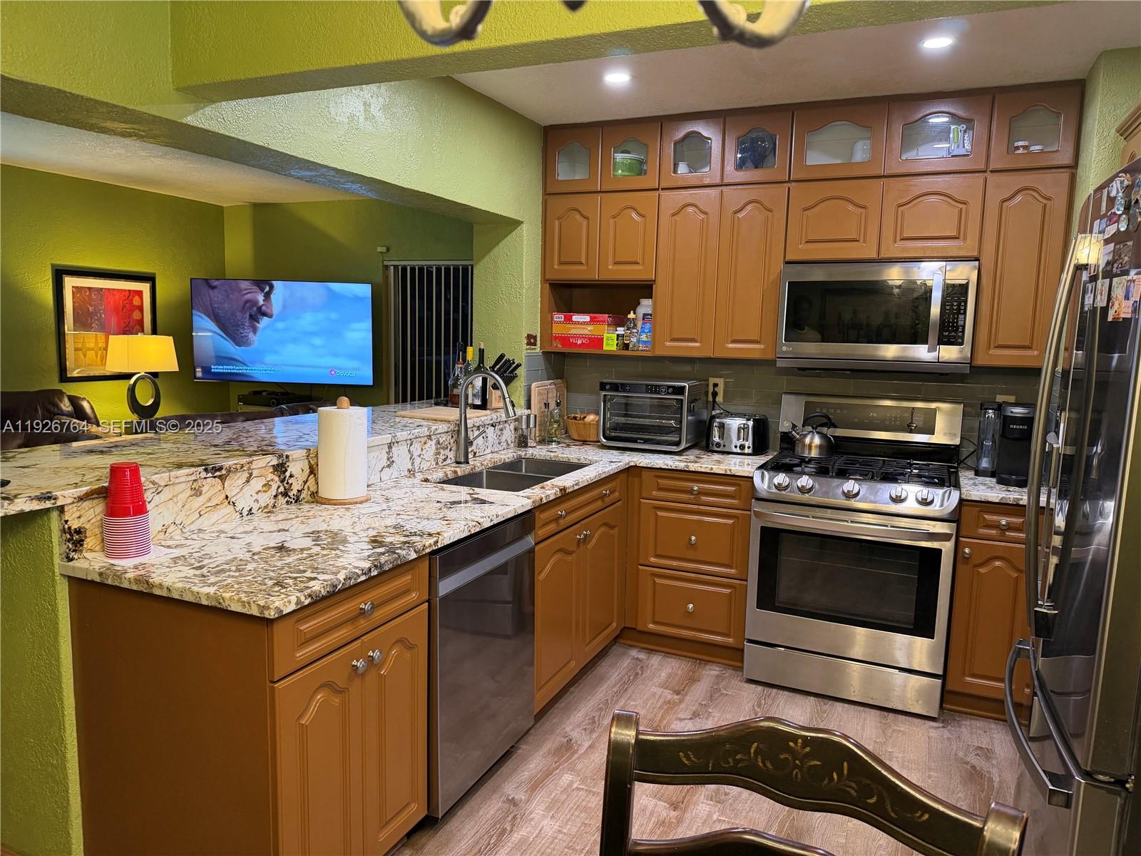 LESLIE ESTATES SEC 1 - Residential