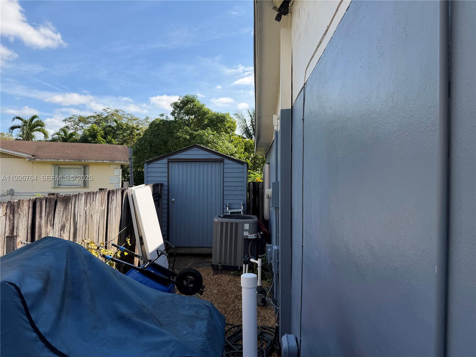 LESLIE ESTATES SEC 1 - Residential