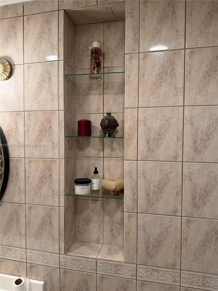 LESLIE ESTATES SEC 1 - Residential