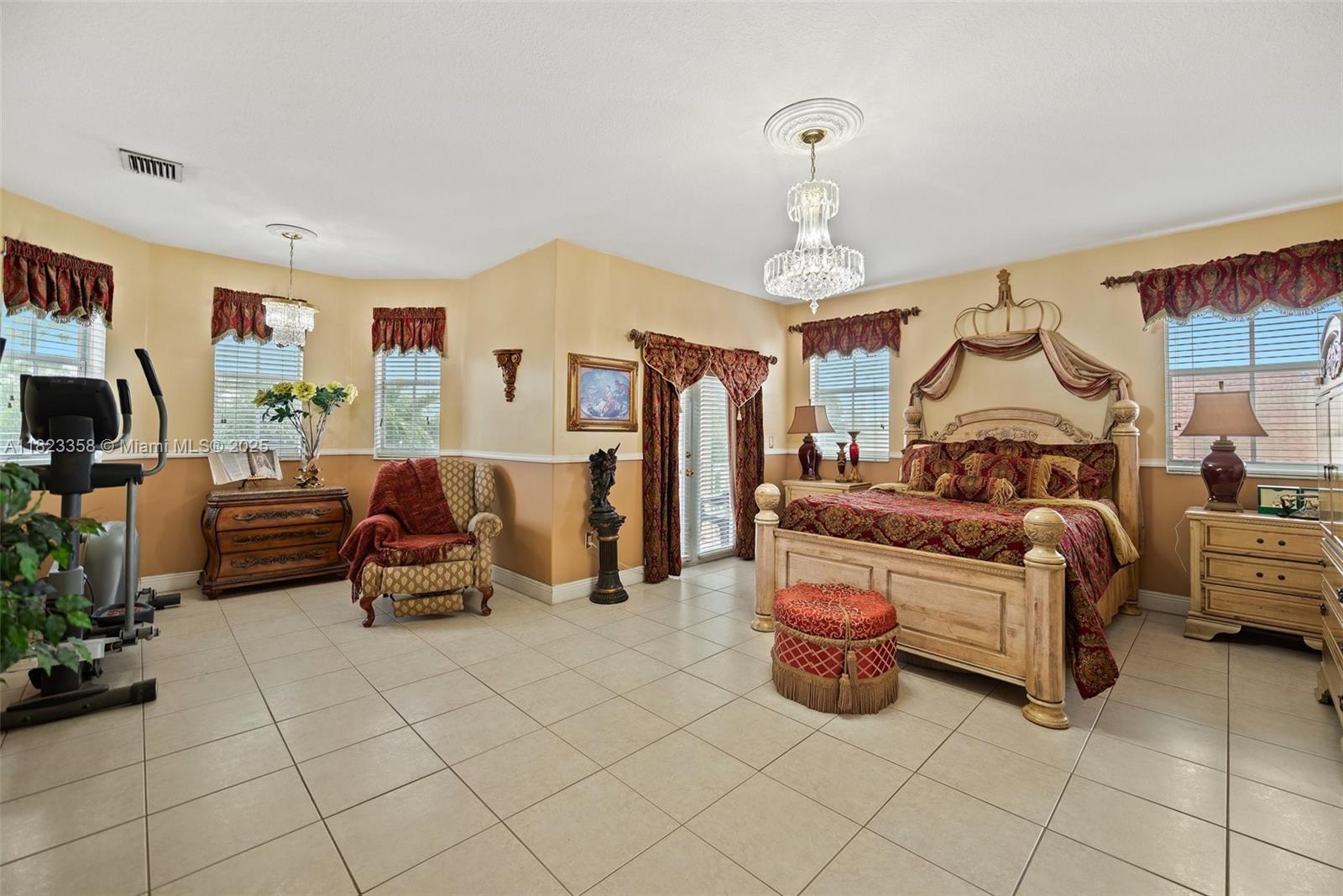 RIVIERA TRACE - Residential