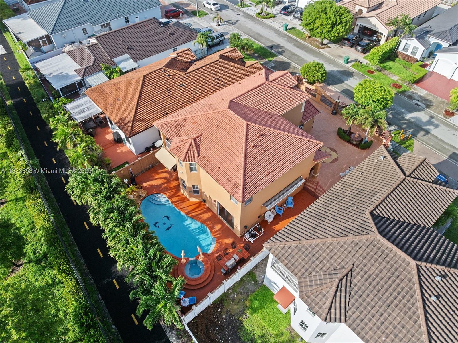 RIVIERA TRACE - Residential