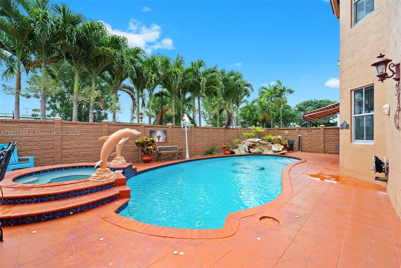 RIVIERA TRACE - Residential