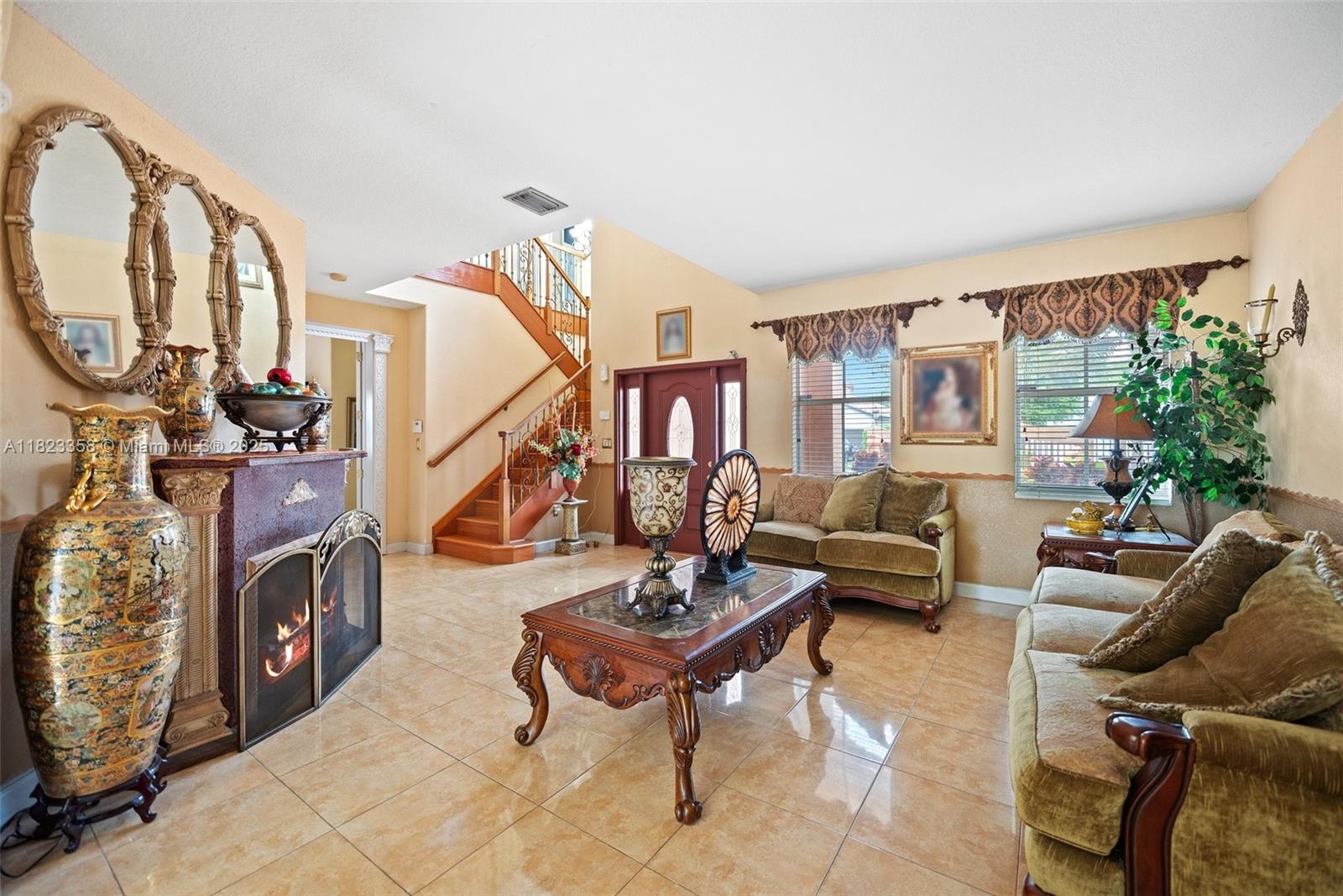 RIVIERA TRACE - Residential