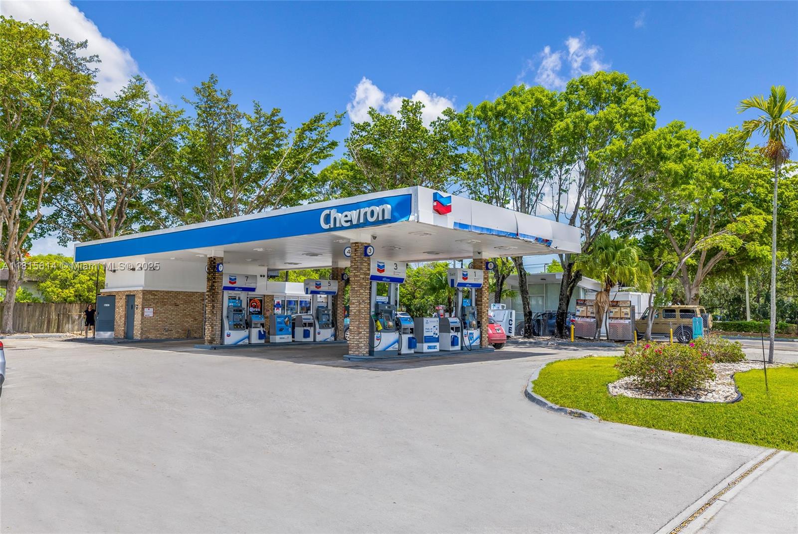 Located at the signalized corner of Old Cutler Road and SW 168th Street, 16767 Old Cutler Rd is a Chevron gas station positioned in the heart of the prestigious Village of Palmetto Bay. This property sits directly on Old Cutler Road (US-1), a heavily trafficked north-south artery in Miami-Dade County and throughout Florida, offering exceptional visibility and access. Surrounded by lush residential neighborhoods and anchored by strong demographics, the site serves both local residents and commuters traveling through one of South Florida’s most affluent areas.
The property is currently secured by a long-term lease with a seasoned operator, providing stable, passive income for investors seeking low-management real estate in a prime location. DO NOT DISTURB TENANT. CALL LA FOR QUESTIONS.