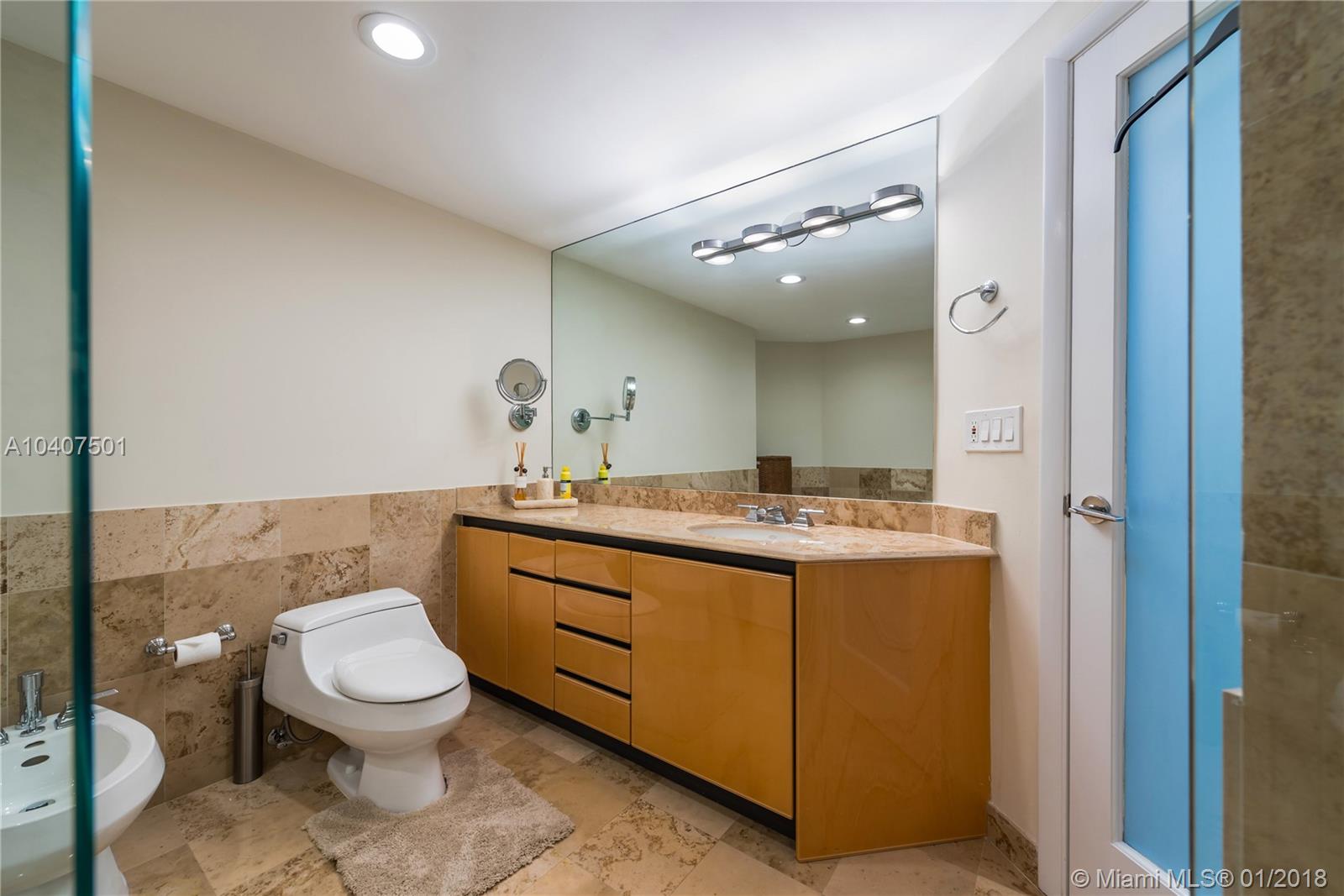 IL VILLAGGIO ON SOUTH BEA - Residential