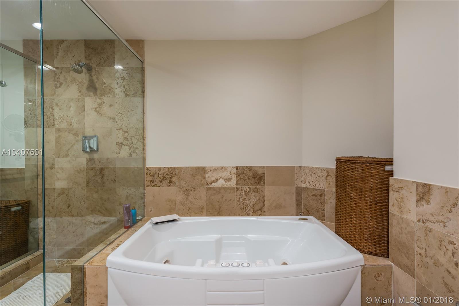 IL VILLAGGIO ON SOUTH BEA - Residential