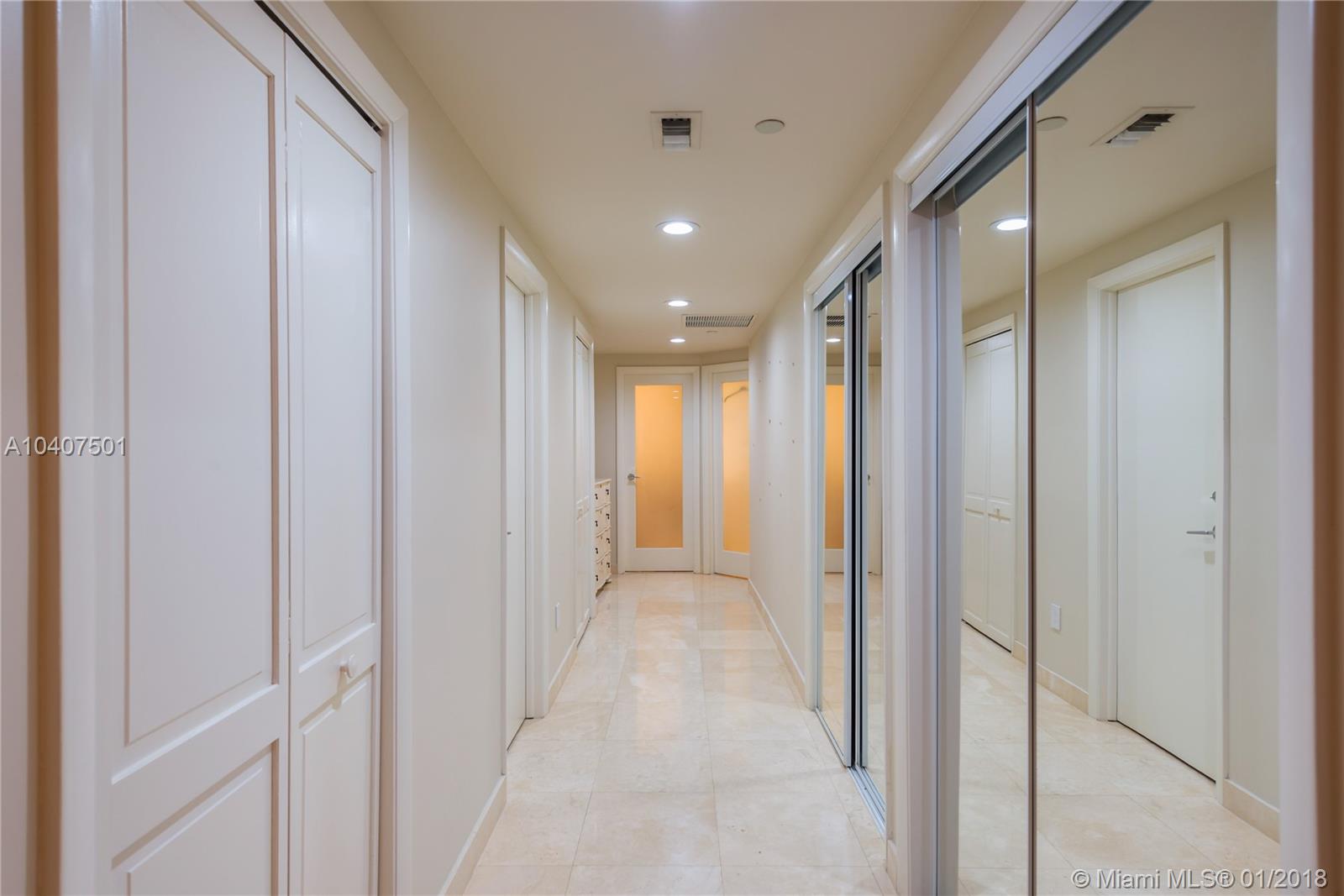 IL VILLAGGIO ON SOUTH BEA - Residential