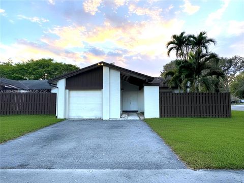 13428 SW 108th St Cir N Miami FL 33186