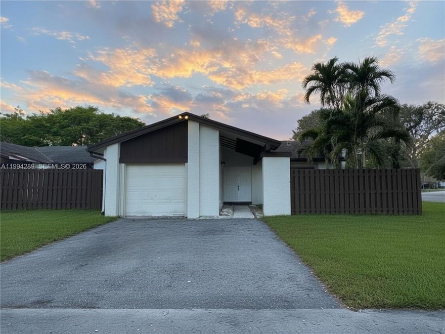 Great opportunity in the highly desirable Crossings community! This corner lot home offers a spacious layout with solid bones and endless potential for renovation and savings with installed solar panels. Featuring generous living areas, ample natural light, and a functional floor plan, it’s the perfect canvas to create your dream home or investment property. Enjoy a private patio space and a quiet, well-established neighborhood with mature landscaping.

Conveniently located near top-rated schools, shopping, dining, and major highways. With strong upside potential, this is a rare chance to renovate and add value in one of Kendall’s most sought-after communities!