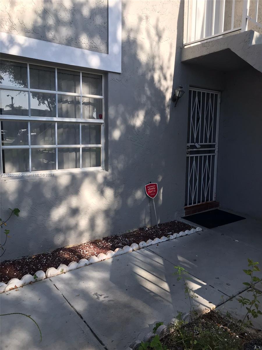MONTEREY VILLAGE-ONE COND - Residential